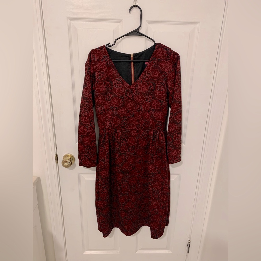 Red rose pattern winter dress 🌹